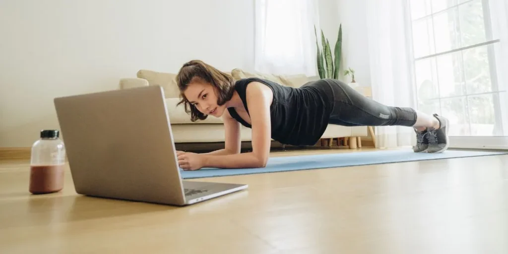 The Rise of Hybrid Fitness: Combining Virtual and In-Person Workouts