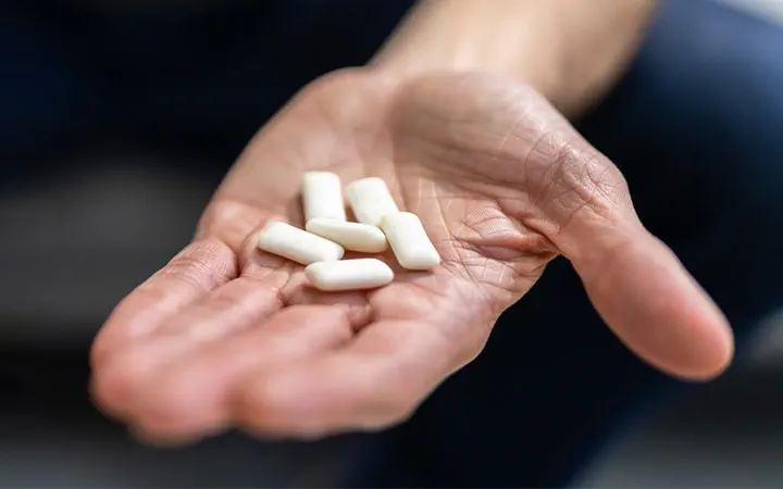 Nicotine Gum Side Effects & Quit Motivation